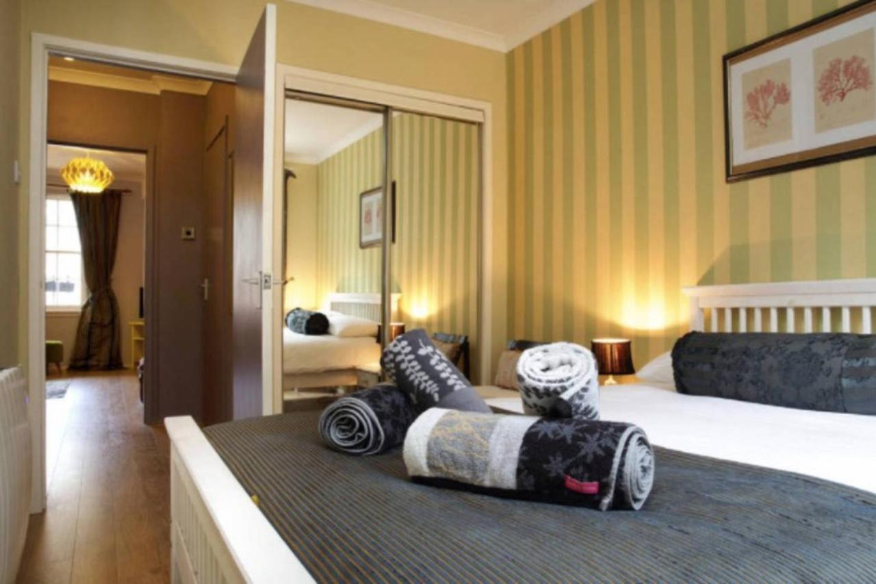 Joivy Stylish Castle View Apartment Edinburgh Luaran gambar