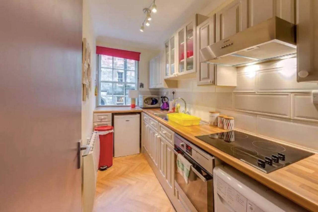 Joivy Stylish Castle View Apartment Edinburgh Luaran gambar