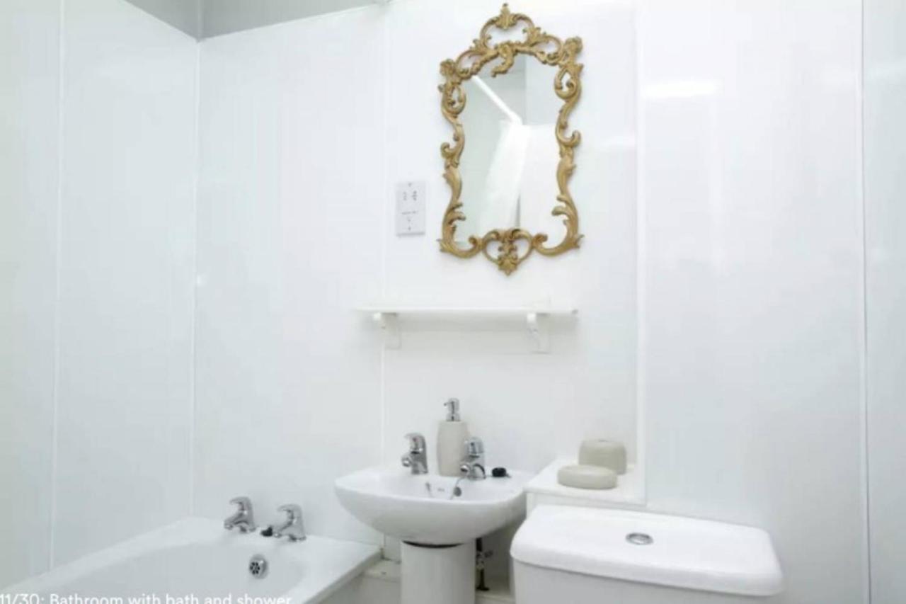 Joivy Stylish Castle View Apartment Edinburgh Luaran gambar