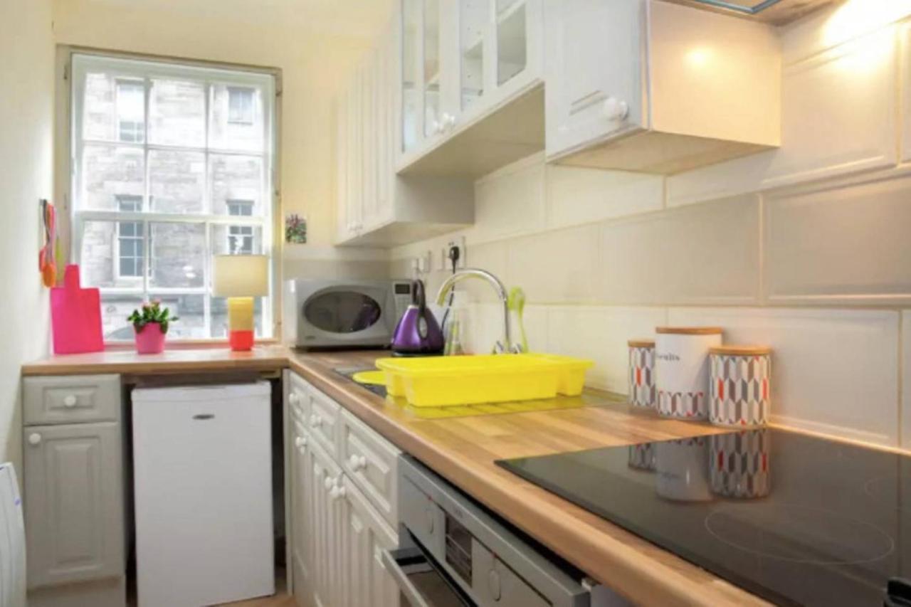 Joivy Stylish Castle View Apartment Edinburgh Luaran gambar