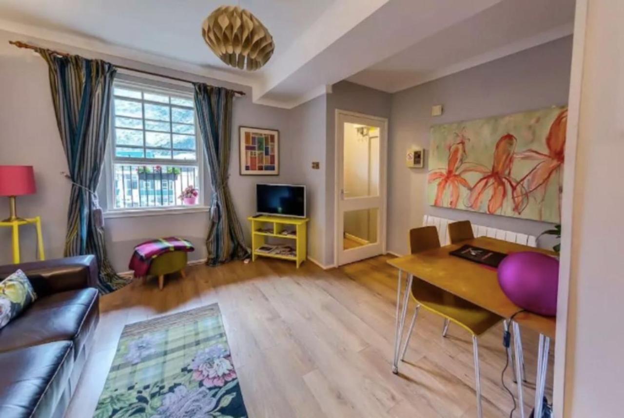 Joivy Stylish Castle View Apartment Edinburgh Luaran gambar